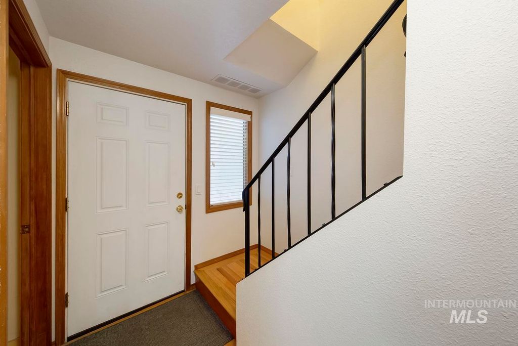 6305 W Morris Hill Rd, Boise, ID 83704 photo 4