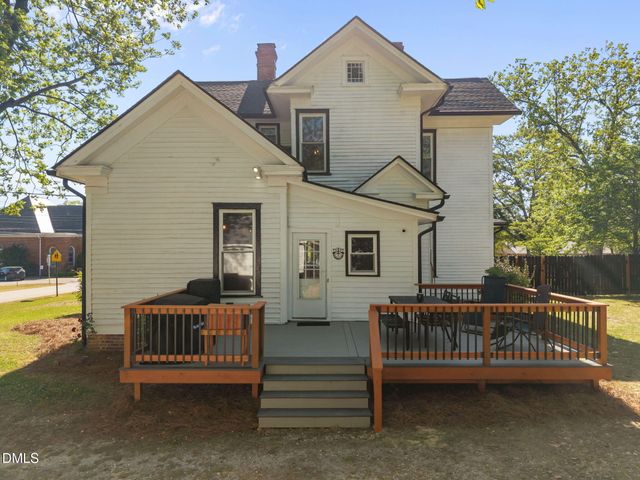 1200 S 10th Street, Lillington, NC 27546