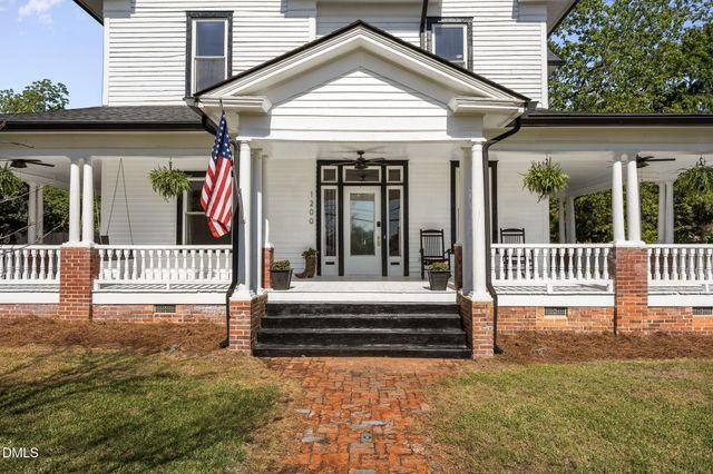 1200 S 10th Street, Lillington, NC 27546