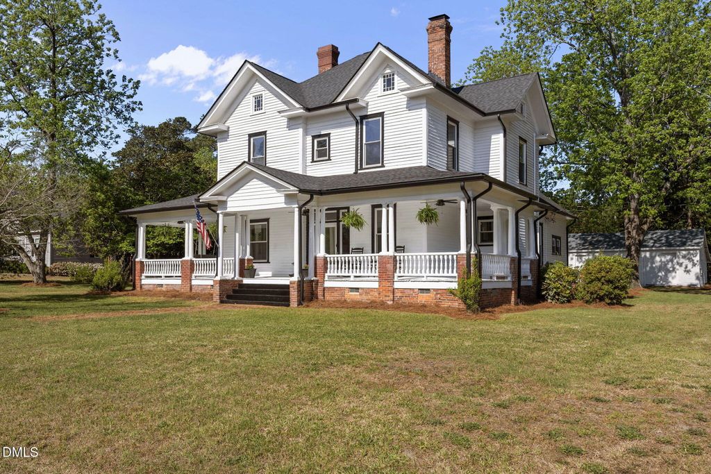 1200 S 10th Street, Lillington, NC 27546