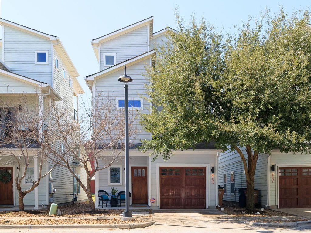2703 Halcyon DR Eight, Austin, TX 78702