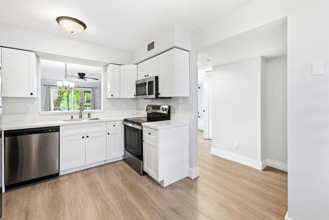 2214 S Cypress Bend Drive 106, Pompano Beach, FL 33069