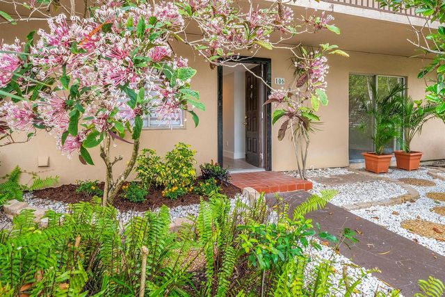 2214 S Cypress Bend Drive 106, Pompano Beach, FL 33069