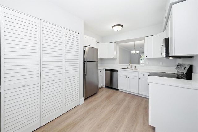 2214 S Cypress Bend Drive 106, Pompano Beach, FL 33069