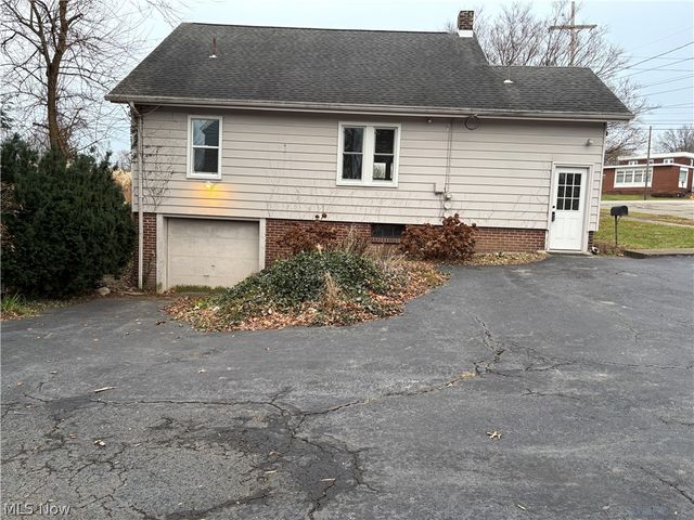 4258 Mahoning Avenue, Youngstown, OH 44515