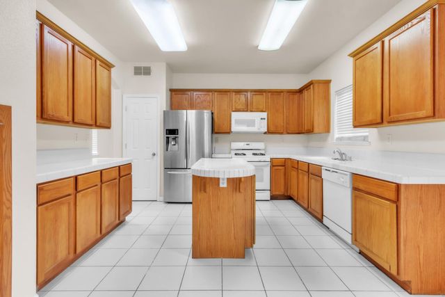 2696 Screech Owl Way, Sacramento, CA 95834