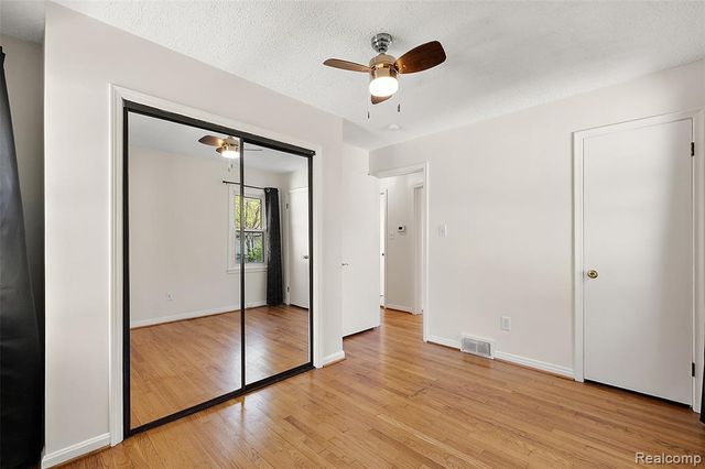 20879 Beaufait Street, Harper Woods, MI 48225
