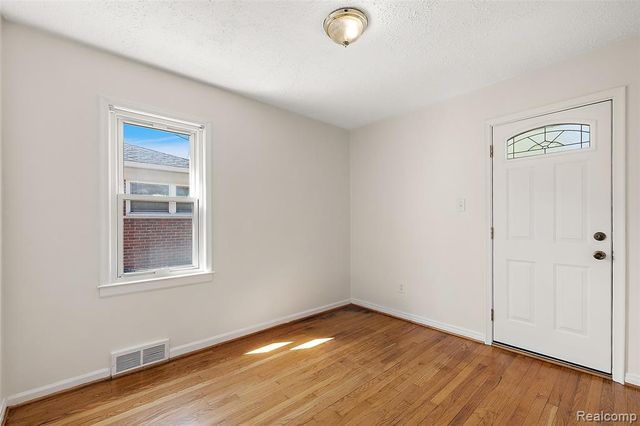 20879 Beaufait Street, Harper Woods, MI 48225