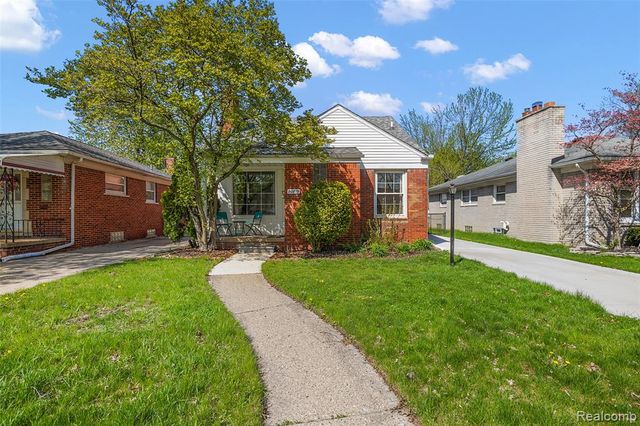 20879 Beaufait Street, Harper Woods, MI 48225