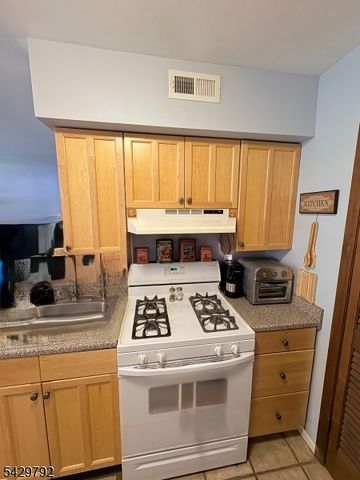 2 Jackson Hole Rd 5, Vernon Twp., NJ 07462