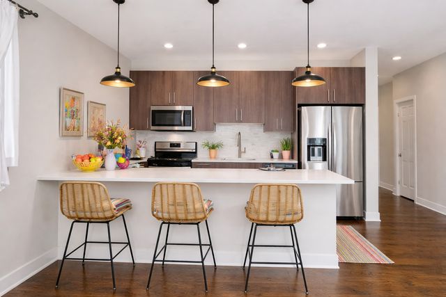 5055 S Dorchester Avenue 205, Chicago, IL 60615