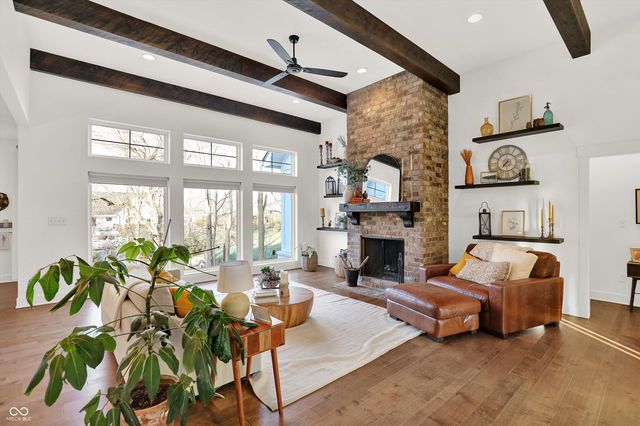 376 Parkside Circle, Greenfield, IN 46140