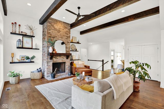 376 Parkside Circle, Greenfield, IN 46140