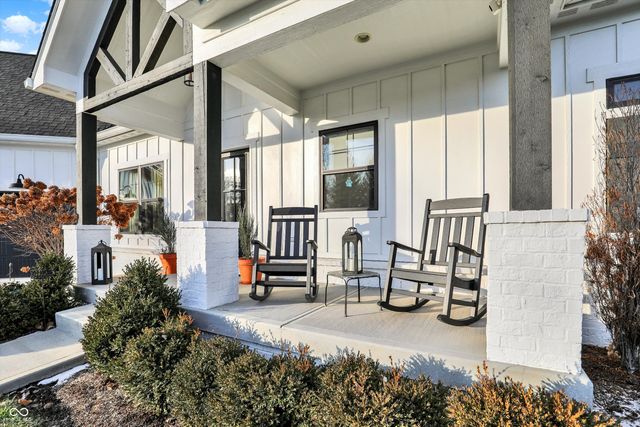 376 Parkside Circle, Greenfield, IN 46140