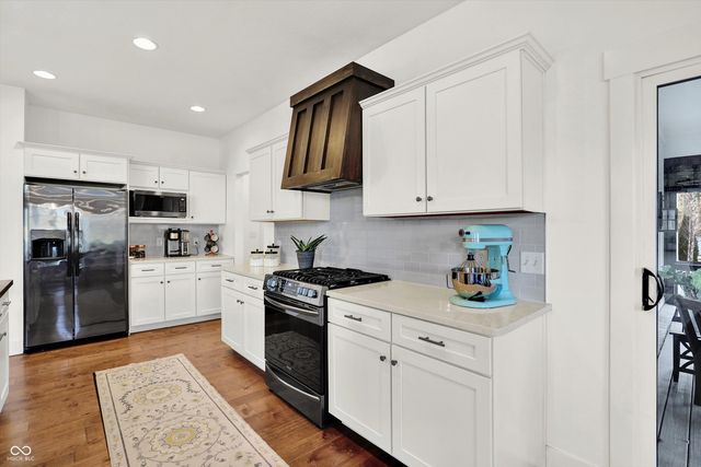 376 Parkside Circle, Greenfield, IN 46140