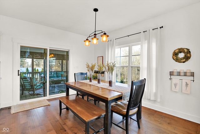 376 Parkside Circle, Greenfield, IN 46140