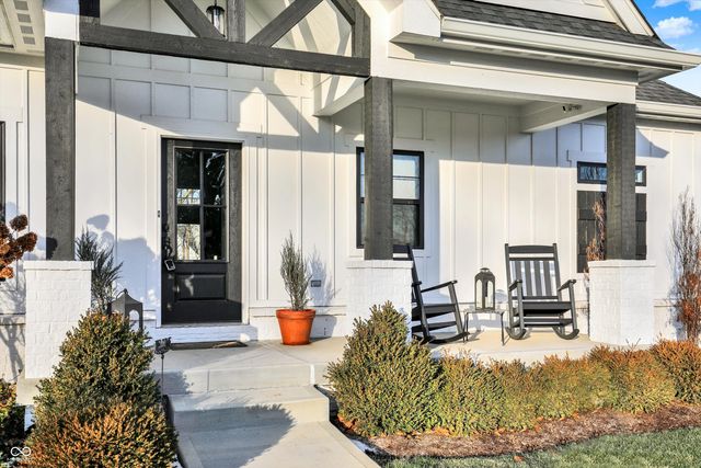 376 Parkside Circle, Greenfield, IN 46140