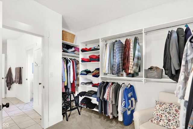 376 Parkside Circle, Greenfield, IN 46140