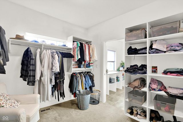 376 Parkside Circle, Greenfield, IN 46140