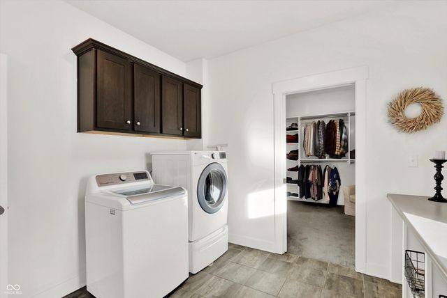 376 Parkside Circle, Greenfield, IN 46140