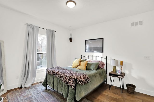 376 Parkside Circle, Greenfield, IN 46140