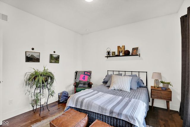 376 Parkside Circle, Greenfield, IN 46140