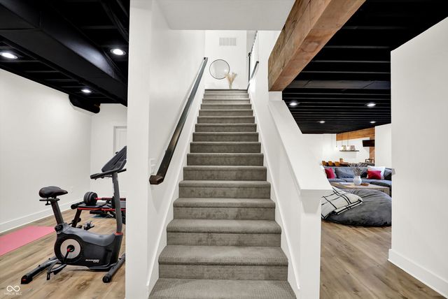 376 Parkside Circle, Greenfield, IN 46140