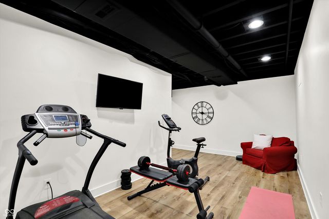 376 Parkside Circle, Greenfield, IN 46140