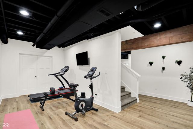 376 Parkside Circle, Greenfield, IN 46140