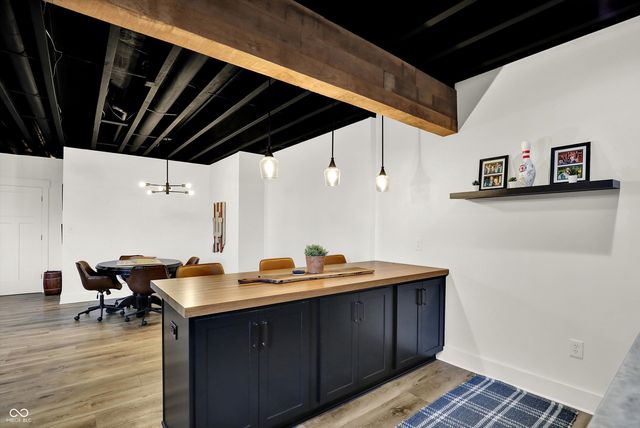 376 Parkside Circle, Greenfield, IN 46140