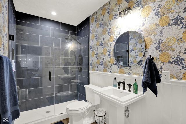 376 Parkside Circle, Greenfield, IN 46140