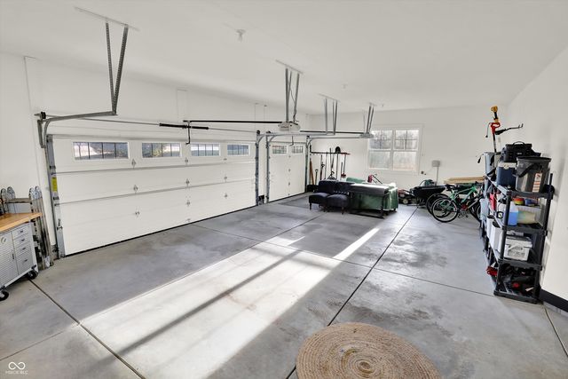 376 Parkside Circle, Greenfield, IN 46140