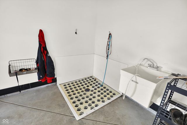 376 Parkside Circle, Greenfield, IN 46140