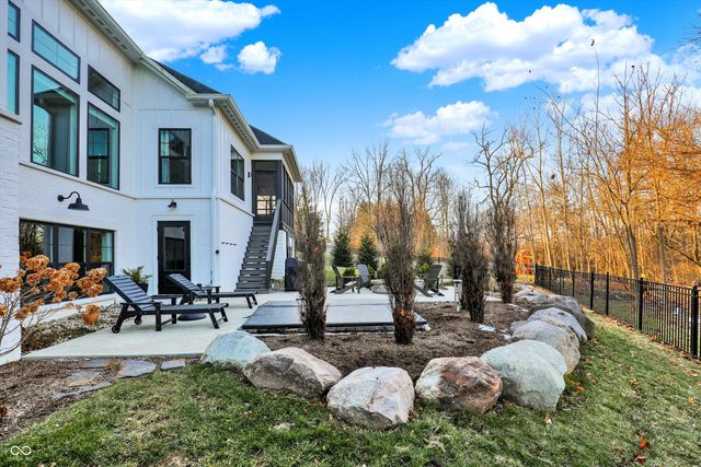 376 Parkside Circle, Greenfield, IN 46140