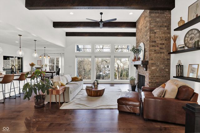 376 Parkside Circle, Greenfield, IN 46140