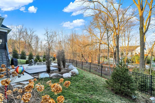 376 Parkside Circle, Greenfield, IN 46140