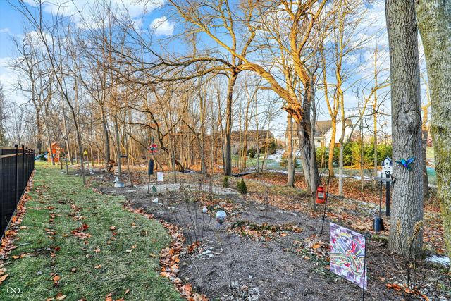 376 Parkside Circle, Greenfield, IN 46140