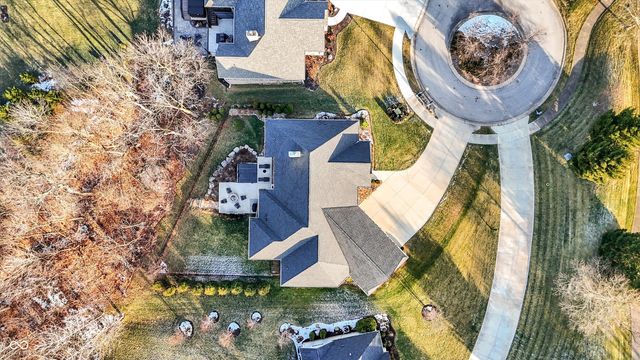 376 Parkside Circle, Greenfield, IN 46140