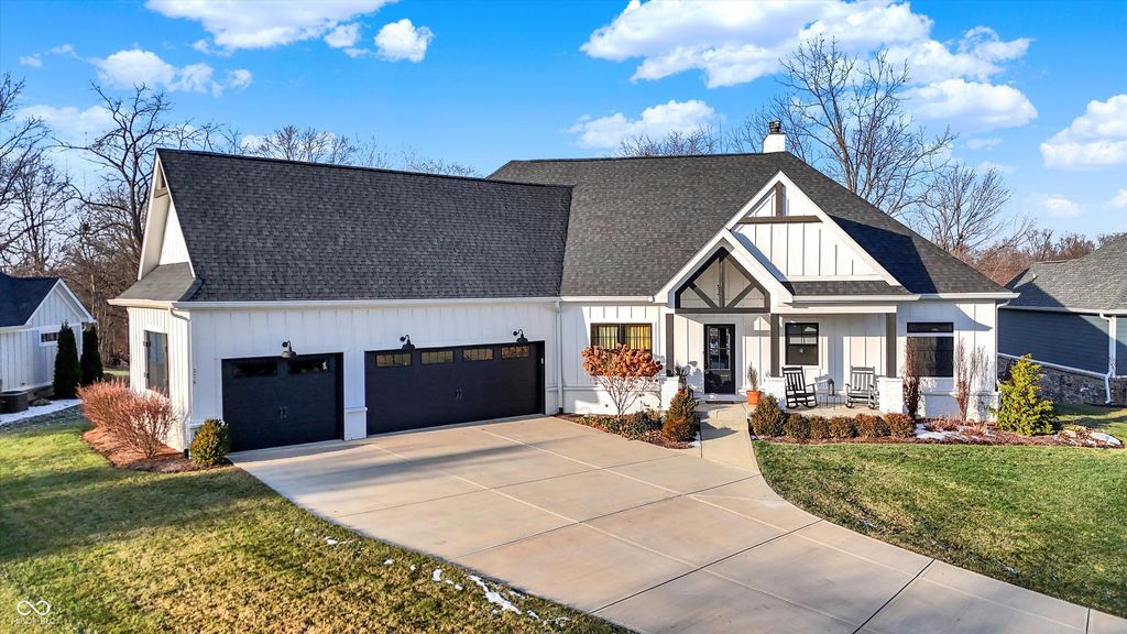 376 Parkside Circle, Greenfield, IN 46140