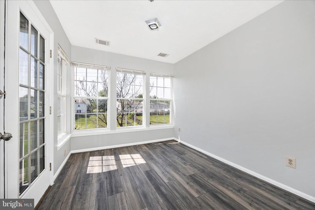 Image 10 of property listing at 609 HIMES AVE #110, Frederick, MD 21703