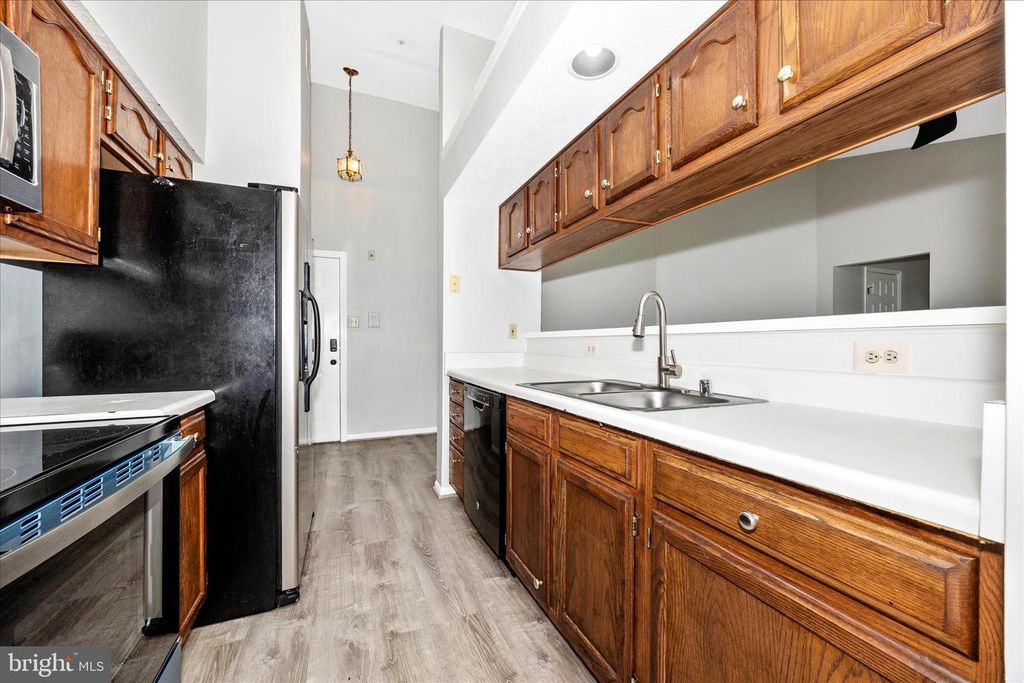 Image 11 of property listing at 609 HIMES AVE #110, Frederick, MD 21703