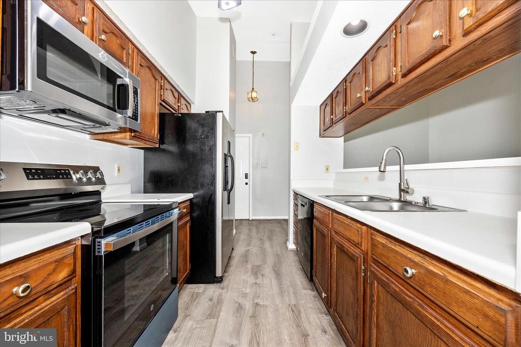 Image 12 of property listing at 609 HIMES AVE #110, Frederick, MD 21703