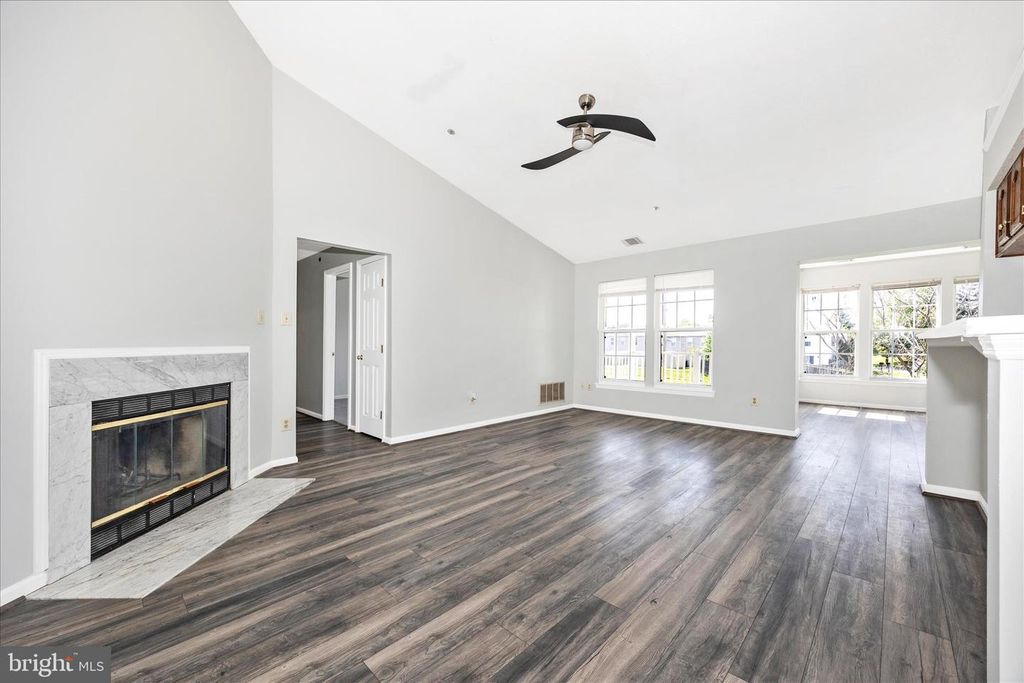Image 2 of property listing at 609 HIMES AVE #110, Frederick, MD 21703