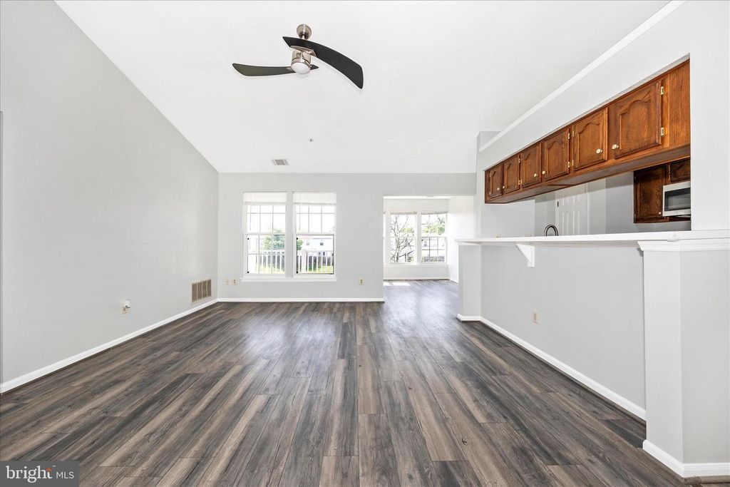 Image 3 of property listing at 609 HIMES AVE #110, Frederick, MD 21703