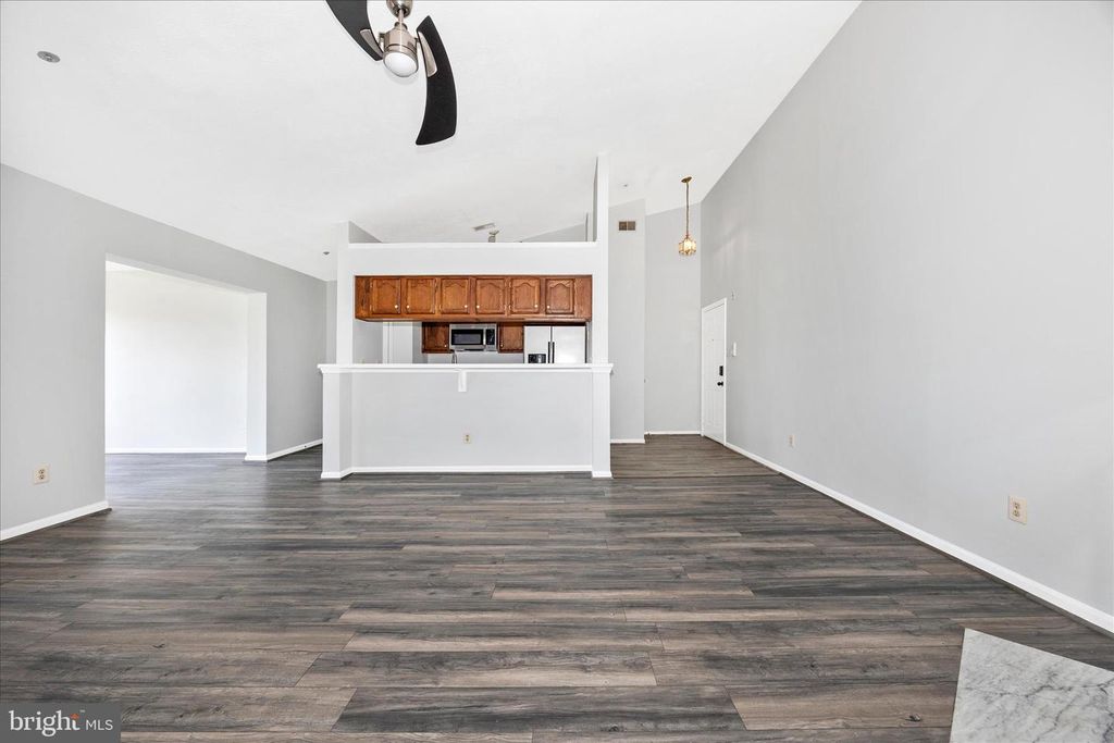 Image 5 of property listing at 609 HIMES AVE #110, Frederick, MD 21703