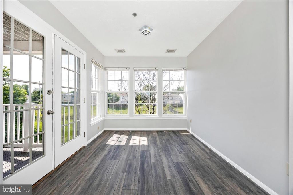 Image 9 of property listing at 609 HIMES AVE #110, Frederick, MD 21703