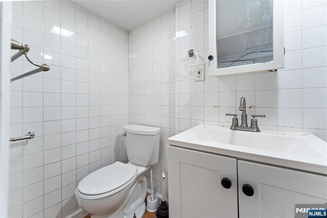 6016 Monroe Place, West New York, NJ 07093