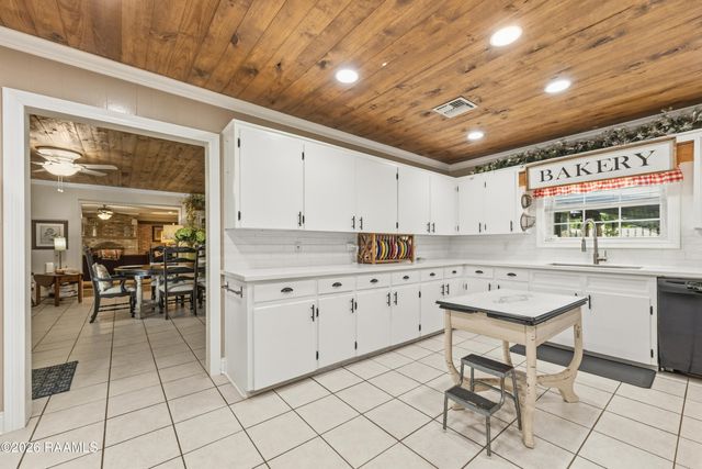 218 Fairway Drive, Crowley, LA 70526