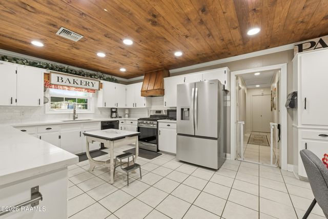 218 Fairway Drive, Crowley, LA 70526