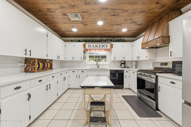 218 Fairway Drive, Crowley, LA 70526